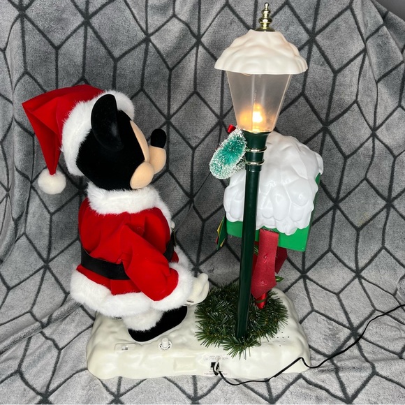 90s Disney Holiday Animatronic Mickey Mouse ‘Christmas at our House’ 1995 Telco - Picture 10 of 11